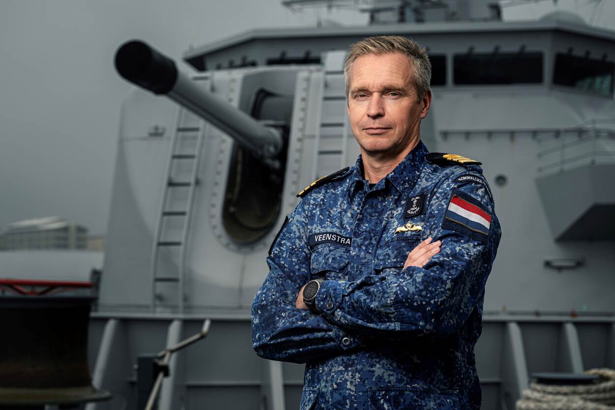 Commandant van Zr.Ms. De Ruyter, KLZT Welmer Veenstra