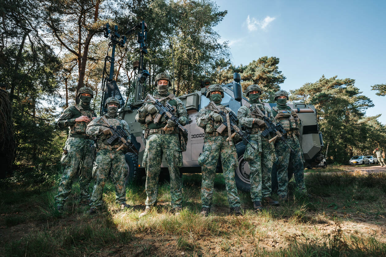 Militairen van 101 CEMA Bataljon