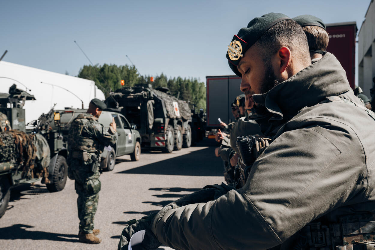 Militairen bereiden zich voor tijdens oefening Grand Quadriga.