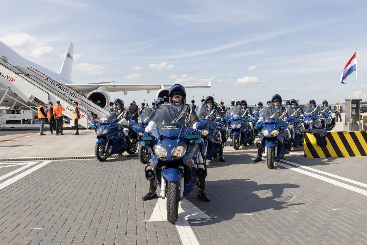 Ere-escorte motoren KMar.