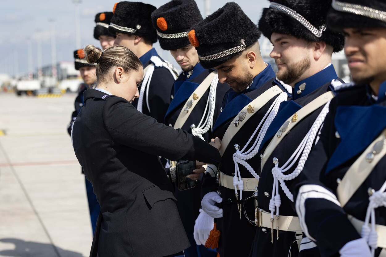 Ceremoniële wacht KMar.