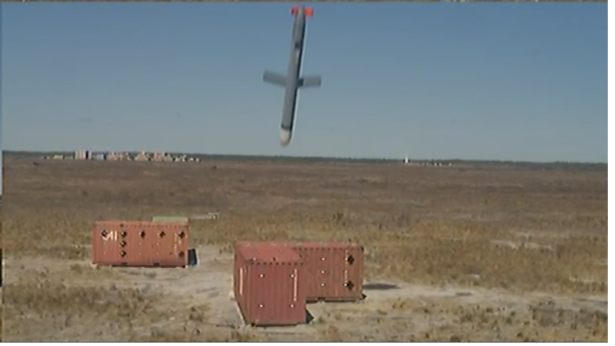 Het oefendoel was een locatie met zeecontainers op het Amerikaanse vasteland.