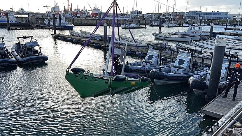 Foto van het vaartuigje voor de valproef genaamd Kermit, om de vering van de stoelen te testen.