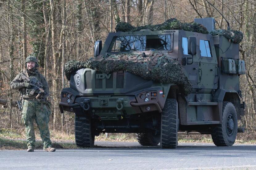 Een militair voor een Iveco