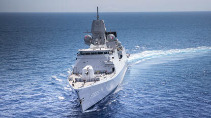 Zr.Ms. Evertsen op volle zee