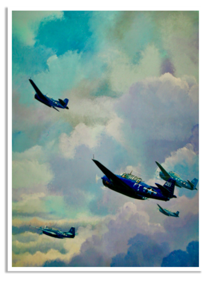 Vier oude militaire vliegtuigen vliegen in formatie door een bewolkte, kleurrijke lucht.