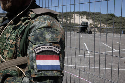 20 Infanteriebataljon Bewaken Beveiligen Korps Nationale Reserve beveiligt de terreinen waar de NASAMS en de radars staan.