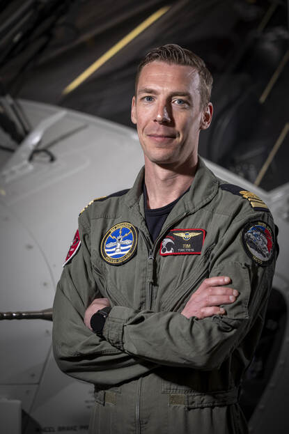 Tactical coordinator luitenant ter zee 1 Tim.