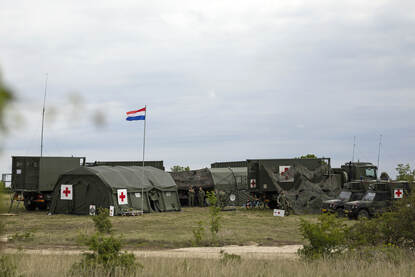 Overzichtsfoto van het Role 1-hospitaal van luchtmacht.